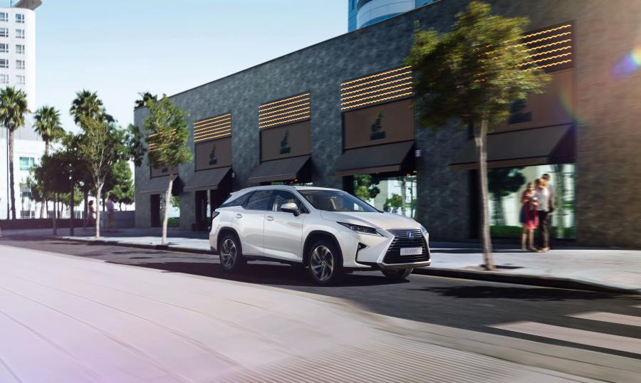  Lexus RX450hL 2018 года  (WW) (фото 1 из 45)